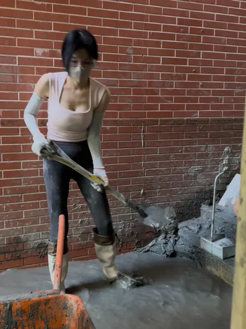 最美議員顏翎熹也當鏟子超人！累喊「手舉不起來了」急徵物資
