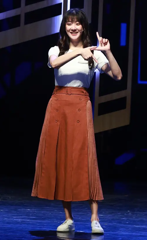 ▲林逸欣（如圖）在今年婚禮後，父母親對她的富養和關愛引發關注，除了父母，神隊友老公Tony對她也照顧有加，讓她無後顧之憂可以繼續從事喜歡的音樂工作。（圖／記者葉政勳攝影）