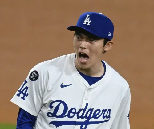 ▲佐佐木朗希在MLB季後賽外卡系列賽，化身為拯救道奇牛棚的「令和大魔神」，幫助道奇隊擊敗紅人，取得晉級。（圖／美聯社／達志影像）