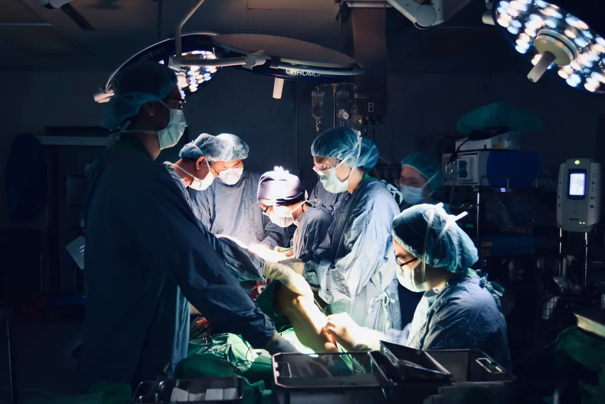 ▲台北榮總團隊結合顯微重建、人工植牙與數位設計，展現台灣在口腔顱顏重建領域的高水準。（圖／台北榮總提供）