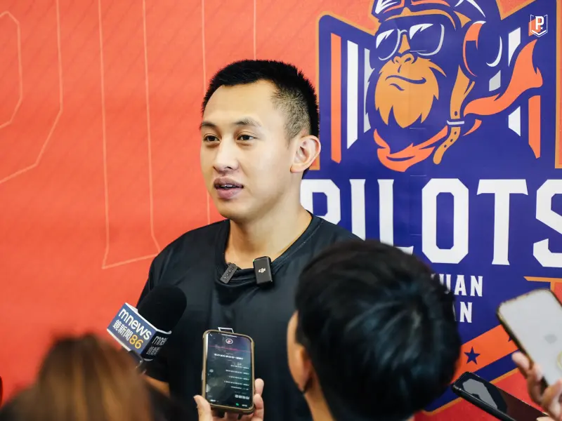 ▲領航猿總經理陳信安今（2）日受訪時特別提及陳將双坦言他在剛入隊的時候是全隊體脂最高的，對此陳將双自己也表示教練團都說用眼睛看起來就有差了。（圖／領航猿提供）