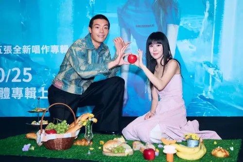 ▲白安（右）右邀牧森（左）擔任〈路邊野餐〉MV男主角，近日牧森喜入圍金馬新演員獎，白安也喊賭對了。（圖／相信音樂提供）