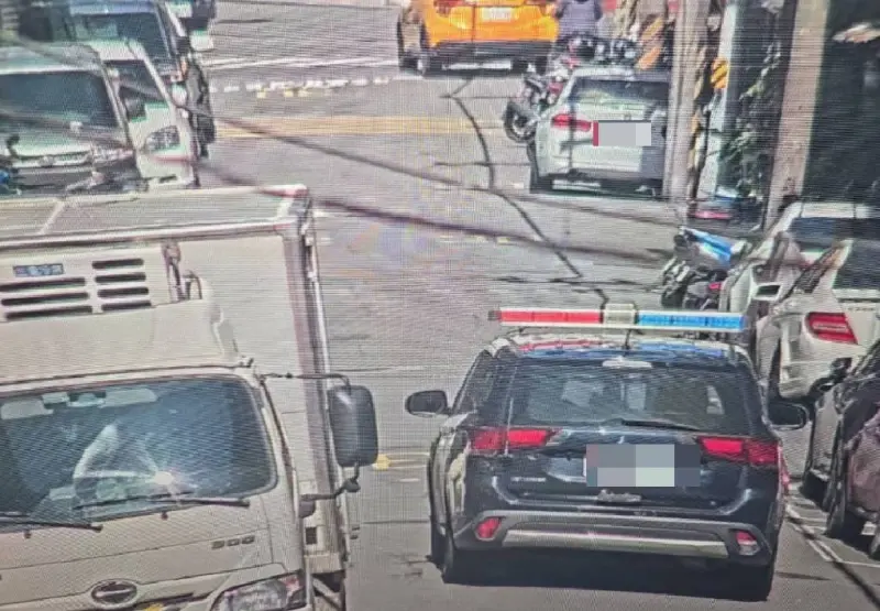 ▲台北市內湖區今（2日）發生一起母女雙屍命案，兩人被發現倒臥房內無生命跡象。（圖／翻攝畫面）