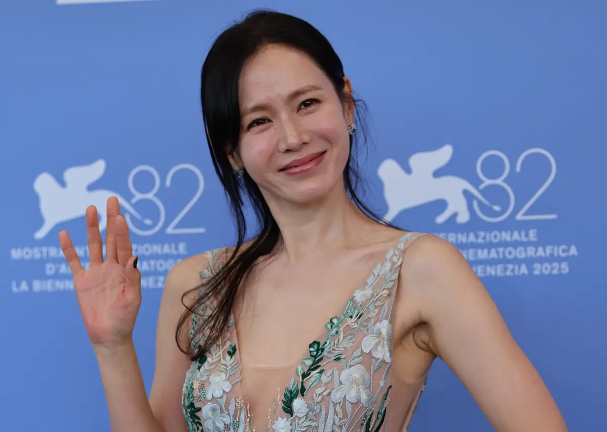 ▲孫藝真（如圖）在2018年拍完《極智對決》後，因與玄彬合作《愛的迫降》擦出愛火、走進婚姻，接著把重心放在家庭。今年她時隔7年再度主演電影《徵人啟弒》，重返大銀幕的她心情既激動又感動。（圖／龍祥電影）