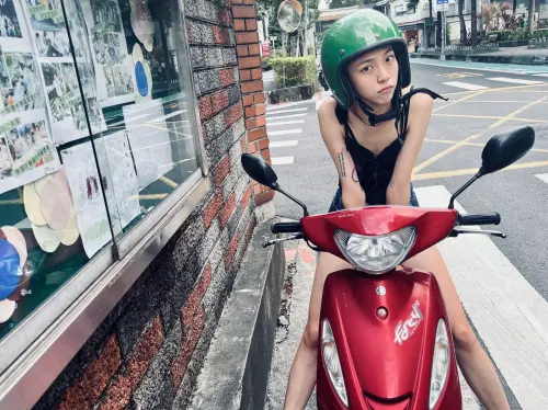 ▲馬士媛在《左撇子女孩》演叛逆少女，非常搶眼，她自認已經是「世上最幸福獎」得主。（圖／光年映畫提供）