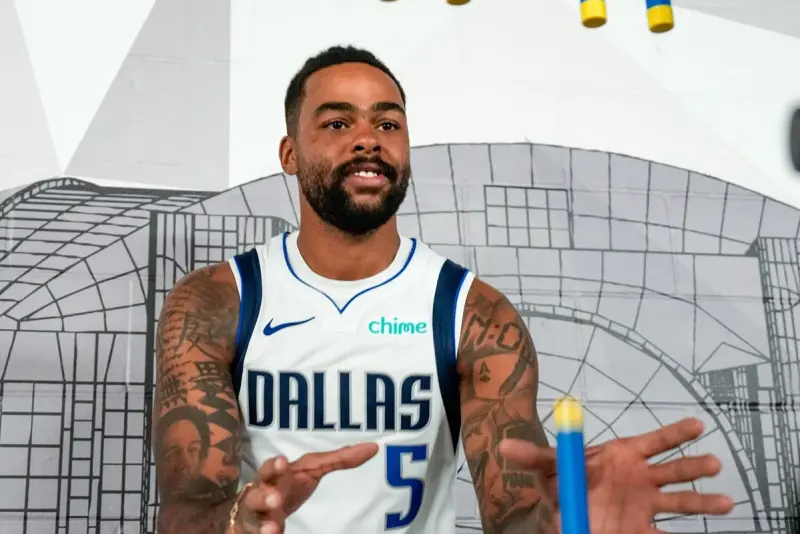 ▲羅素在受訪時公開盛讚獨行俠的「良好體系」，同時不忘「順手臭一下」前東家洛杉磯湖人以及前任教頭雷迪克（JJ Redick）。（圖／美聯社／達志影像）