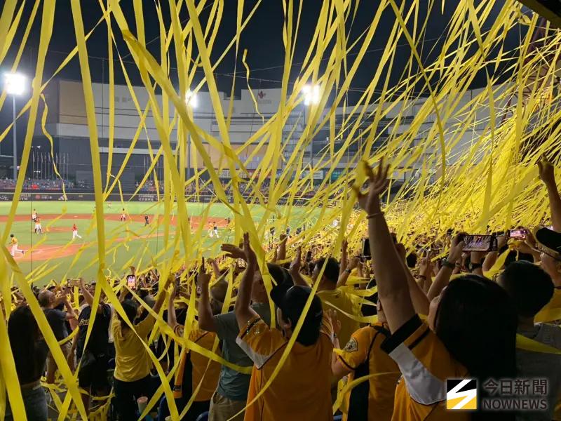 ▲中信兄弟以6：2擊退味全龍，奪下隊史第20座半季冠軍。（圖／記者陳柏翰攝,2025.10.02）