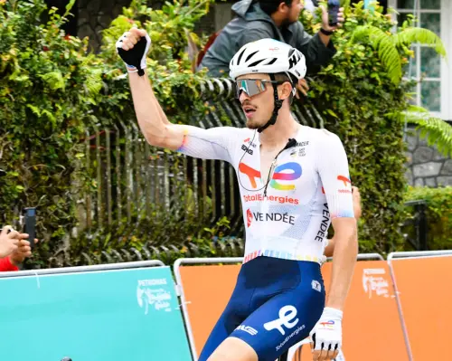 自由車／最後1.6公里果斷出擊！Delbove勇奪皇后站冠軍、總排第一
