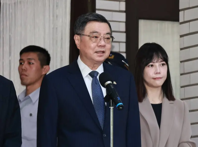 ▲蕭美琴表示台積電生態系將赴美，藍轟「德公移山」，對此卓榮泰回應「山在台灣，台灣就是山，沒有人移得走」。（圖／記者吳翊緁攝）