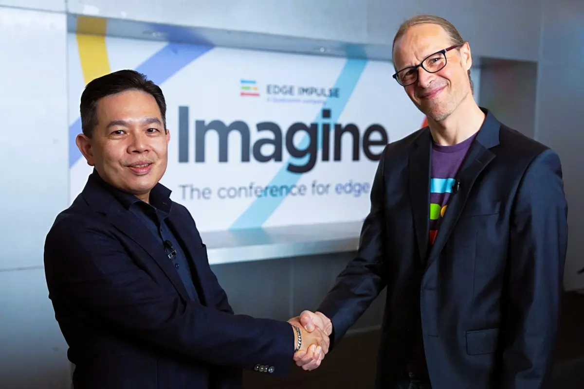 ▲研華嵌入式事業群總經理張家豪（左）與高通芬蘭RFFE Oy 產品管理副總裁Zach Shelby（右）宣布策略合作。（圖╱研華提供）