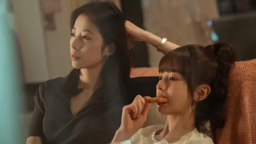 ▲田曦薇（左）與周雨彤（中）《半熟男女》大玩「換乘戀愛」（中天娛樂台提供）