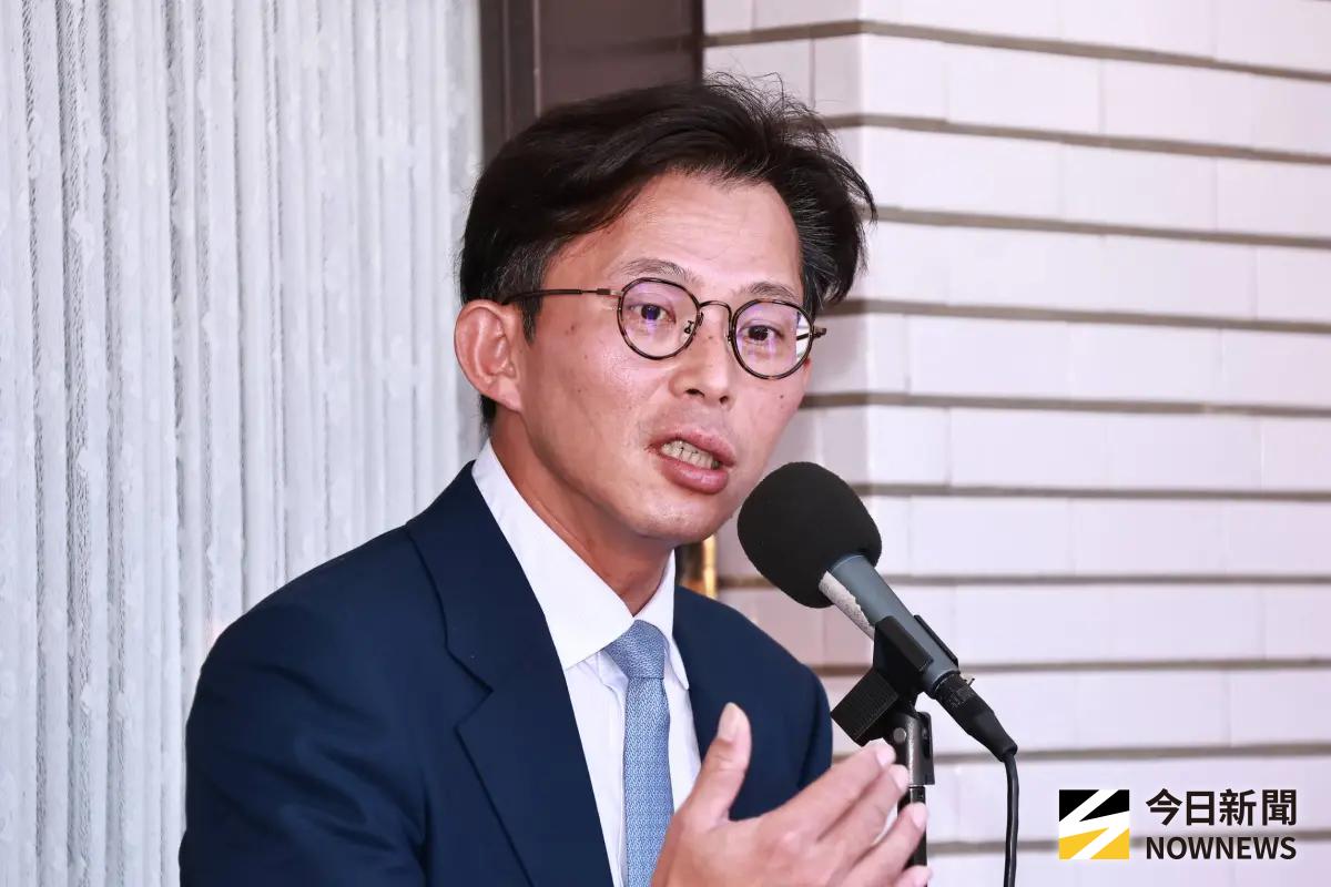 《鏡週刊》爆小姨子投資凱思 黃國昌嗆：說要上大菜結果端出餿水