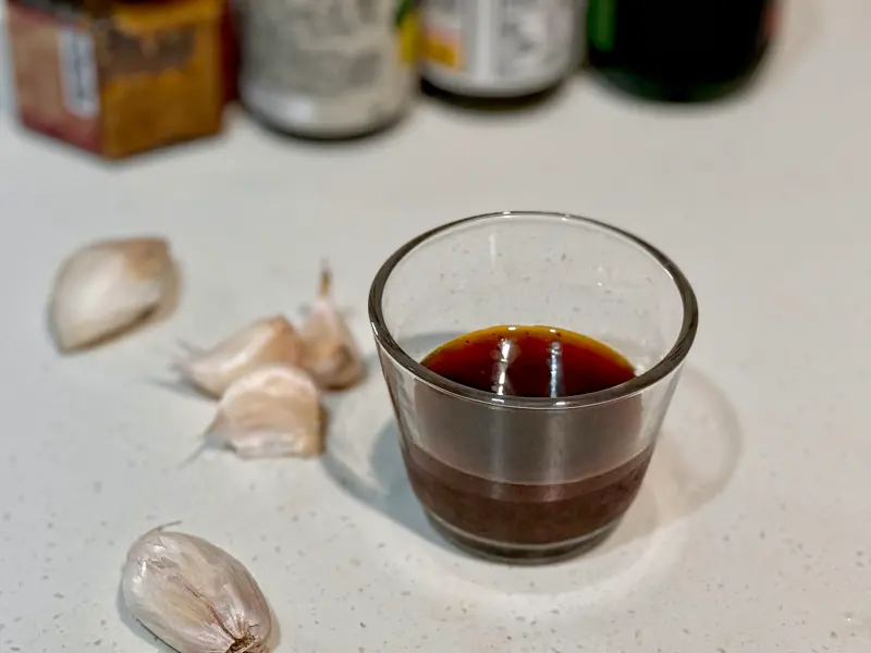 ▲怕市售烤肉醬不合胃口，不如自己在家DIY，本文彙整大廚吳秉承教做4款快速烤肉醬，以及嘉義市衛生局也示範1款果香口味烤肉醬。（圖／記者葉盛耀攝）