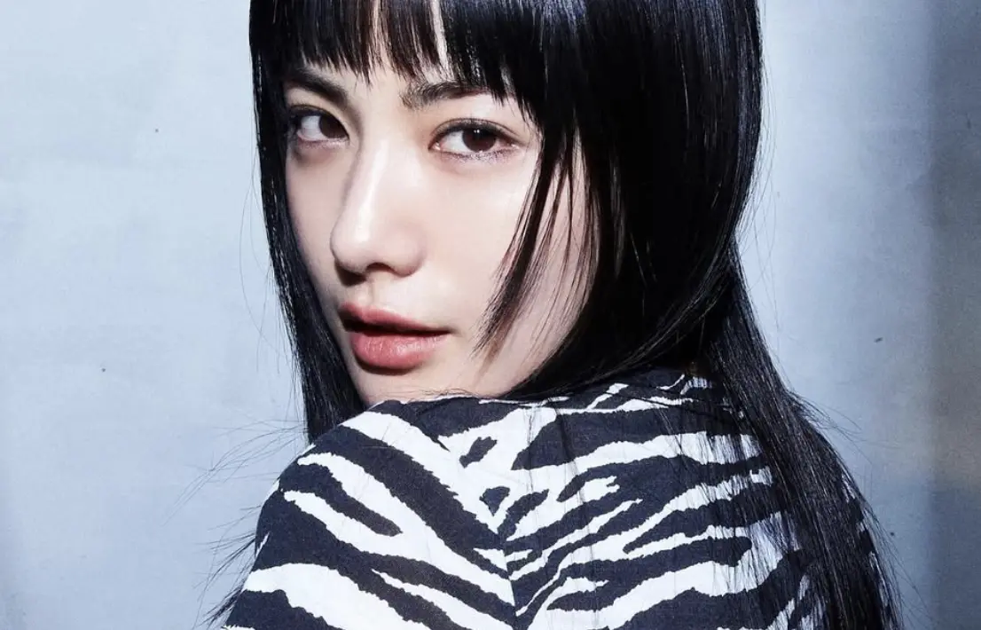 ▲曾被評為「世界第一美」的韓國女星Nana過去擁有許多刺青，近日她宣布已經清除掉所有刺青，只留下象徵母親的一串數字。（圖／@jin_a_nana IG）