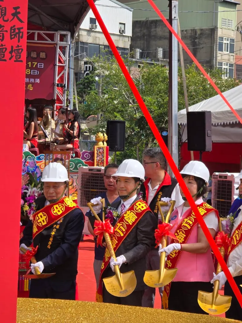    ▲何志偉今出席中壢仁海宮「五大壇興工動土」大典。（圖／中壢仁海宮提供）  