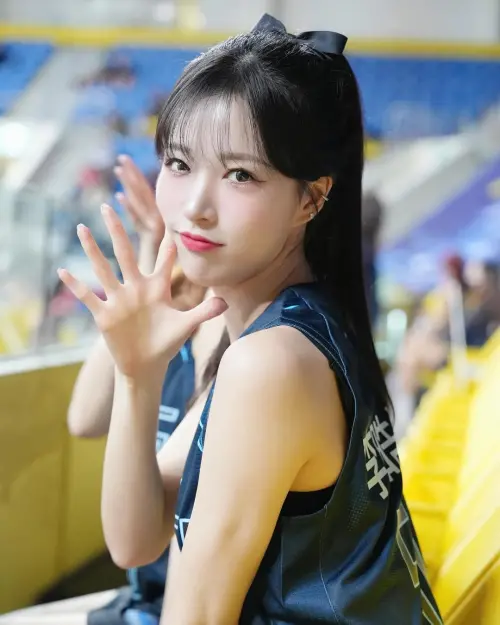 ▲李晧禎（如圖）昨日正式宣布重返富邦勇士，讓不少粉絲都十分興奮，就連她的好友也十分期待。（圖／翻攝自李晧禎IG@leehozeong）