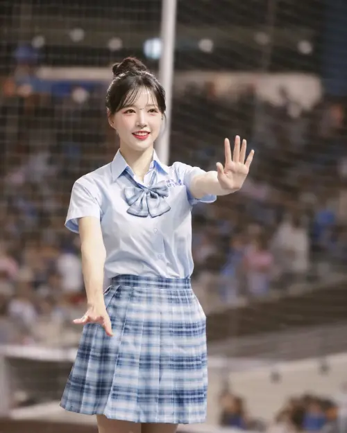 ▲李晧禎是李多慧後最早一批來台發展的韓國啦啦隊，去年返回韓國應援一年，今年重返富邦勇士。（圖／翻攝自李晧禎IG@leehozeong）