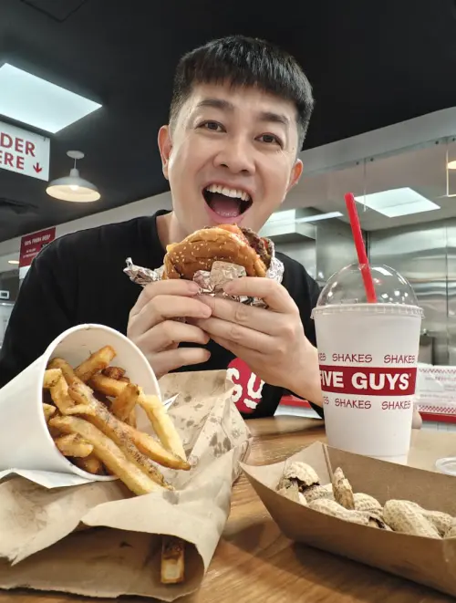 ▲李明川在紐約旅遊時常被誤認為大學生，玩得很盡興。（圖／產值娛樂提供）