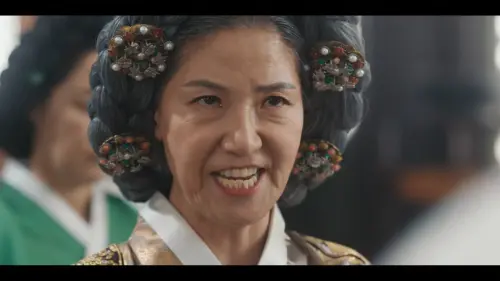 ▲▼台灣觀眾一致認為，徐梨淑（上）跟曲家瑞長相99.9％像。（圖／《康熙來了》片段、Netflix）