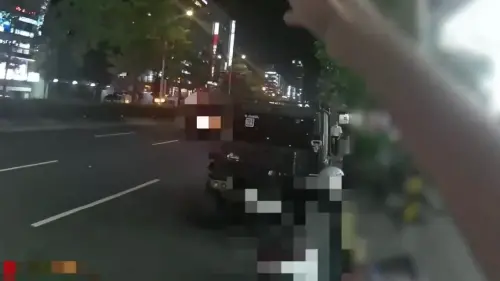 騎士遭違停擋路怒檢舉！一轉頭「竟反被錄影檢舉」他大街氣炸開嗆
