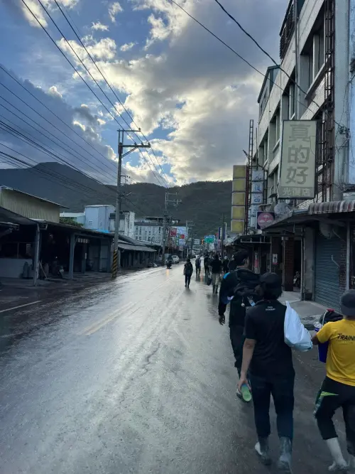 淹水到復原！光復洪災第11天　街景變化超驚人　淹水痕跡消失8成
