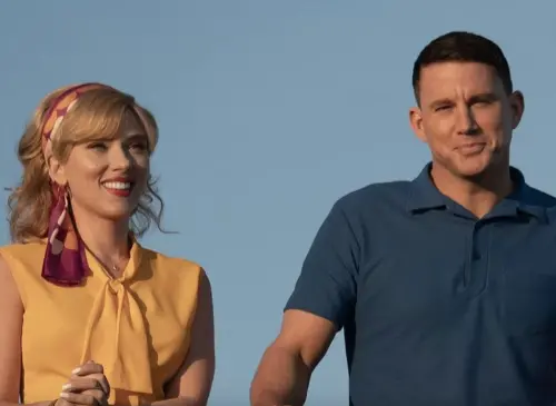 ▲史嘉蕾喬韓森（左）與查寧塔圖（右）在《飛月情海》扮演一對因為美國登月計畫而不打不相識的歡喜冤家。（圖／摘自IMDb）