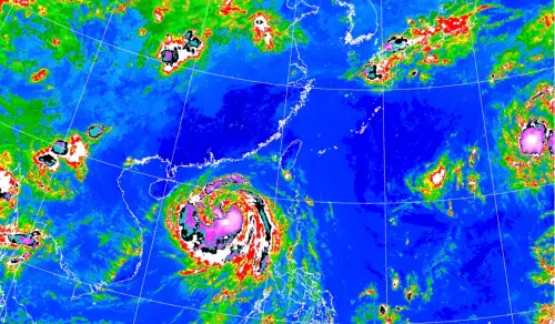 ▲目前「麥德姆」將通過菲律賓後朝雷州半島及海南島前進，。（圖／中央氣象署cwa.gov.tw）