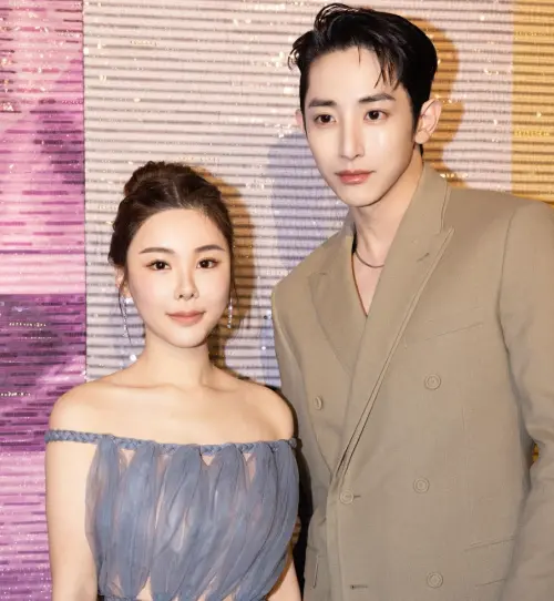 ▲蔡天鳳（左）李洙赫（右）合照過。（圖／蔡天鳳IG@xxabbyc）