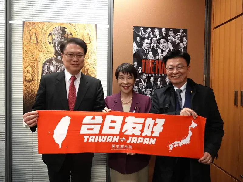 ▲市早苗當選日本自民黨總裁，林右昌（左）表示恭喜。（圖／林右昌臉書）