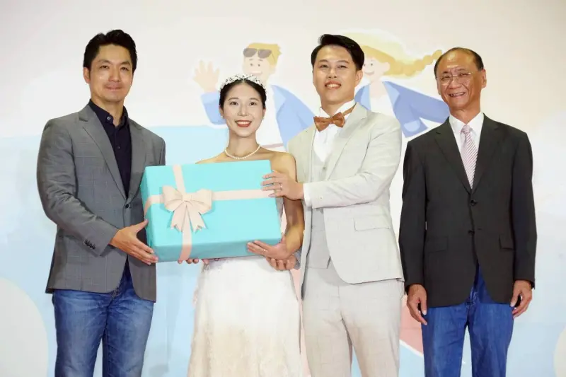 ▲台北市長蔣萬安出席北市聯合婚禮當證婚人。（圖／北市府提供）