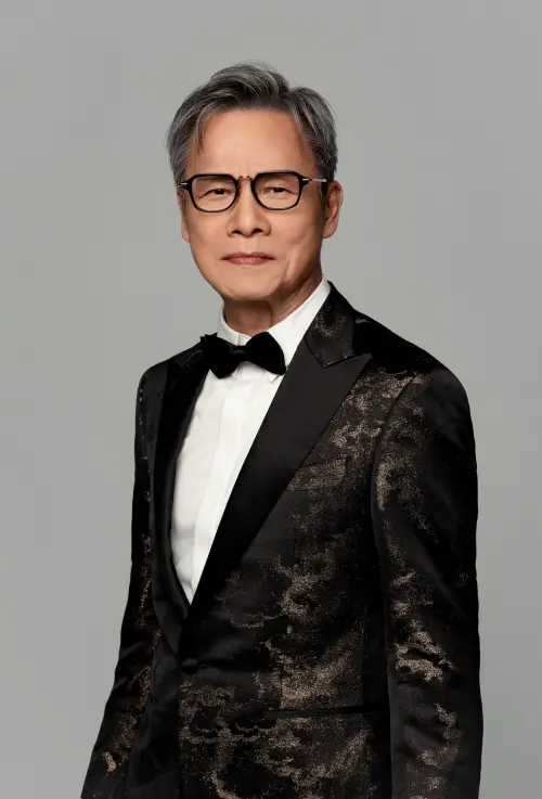 ▲音樂教父羅大佑（如圖）今年夏發行全新 EP《季春四望夜雨愁》，以作曲家鄧雨賢歌曲進行二創。（圖／大右音樂提供）