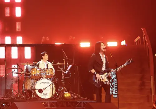 五月天變四月天超犀利趴登場！瑪莎站C位學石頭開嗓：好久不見
