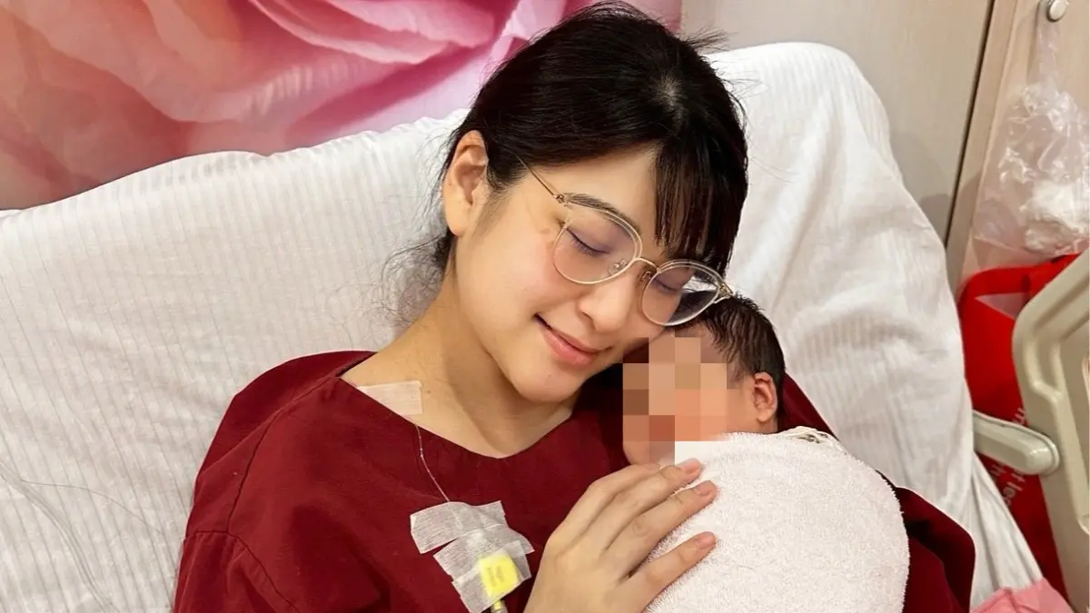 ▲39歲女星樓心潼昨（4）日宣布喜得2寶女兒「小荳苗」，提前2天出生讓夫妻措手不及，她笑稱2姊妹長得像雙胞胎，全家幸福洋溢。（圖／翻攝自臉書@樓心潼 樓樓）