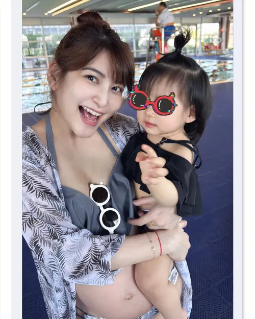 ▲樓心潼透露小女兒跟大女兒長很像：「像隔2年的雙胞胎。」（圖／翻攝自臉書@樓心潼 樓樓）