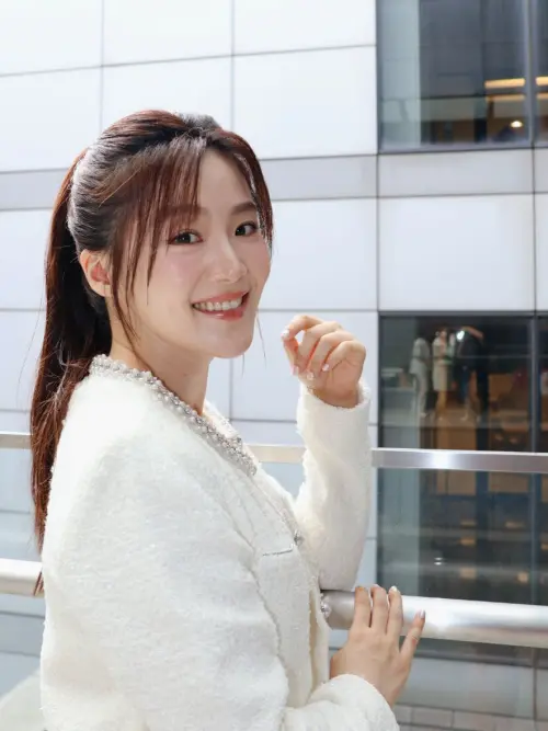 ▲楊小黎在台北市買了一間頭期款要3000萬的豪宅。（圖／翻攝自臉書@楊小黎 Shiauli Yang）