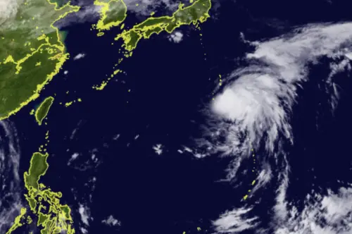 ▲哈隆颱風路徑穩定往西，途中會經過一片適合發展的環境，強度穩定增強。（圖／中央氣象署cwa.gov.tw）