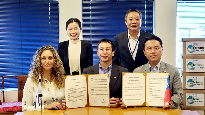 ▲台以商會秘書長溫峻瑜(右1)長年在以色列投資經商,是以色列與台灣企業合作的重要推手。(圖/溫峻瑜提供)