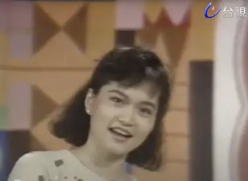 ▲21歲的沈春華是台視《快樂小天使》裡的「沈姐姐」，還需要在節目裡唱兒歌，被形容是後來有線兒童台姐姐們的大前輩。（圖／摘自YT  TTV 台視官方頻道）