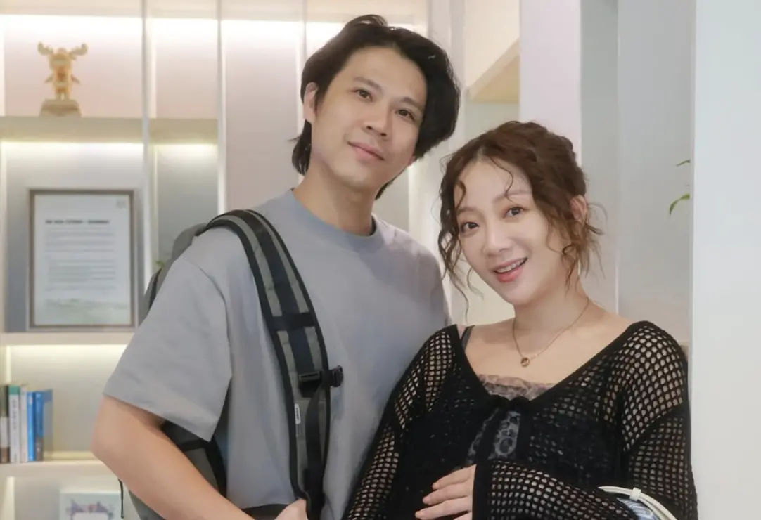 ▲女星玉兔（右）二寶預產期將近，近日她透露為了裝潢家裡，把人生積蓄全花光了，讓她感到非常慌張。（圖／＠bellayutu IG）