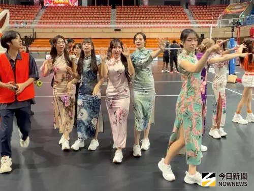 ▲TOKKI CUTIES喊話粉絲繼續進場支持球隊與啦啦隊。（圖／記者張一笙攝）