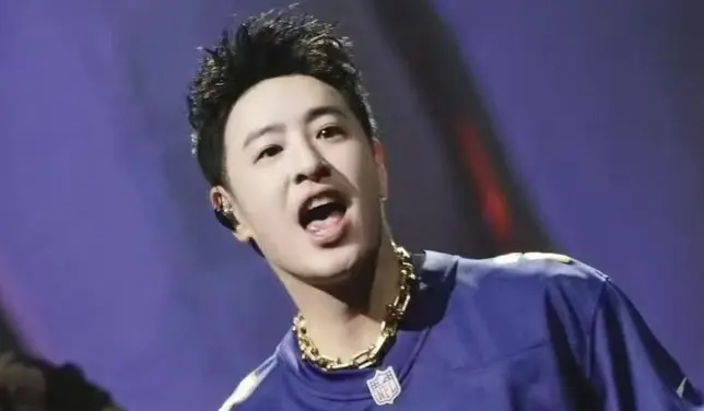 ▲潘瑋柏（如圖）突改社群名稱，宣布將減肥卸下吃神頭銜，不料粉絲卻留言調侃：「他肯定剛吃撐」笑翻全網。（圖／翻攝自IG willpan23）