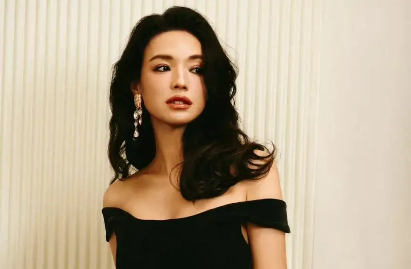 舒淇親揭不生真相!坦言一直想要生育 淚喊:害怕帶給小孩痛苦 ▲舒淇近日接受訪問,罕見談論生育話題,她坦言其實一直想要生育,但是害怕會複製爸媽的教育方式,帶給小孩痛苦,因此想生卻不敢生。(圖/翻攝自FB Shu Qi )