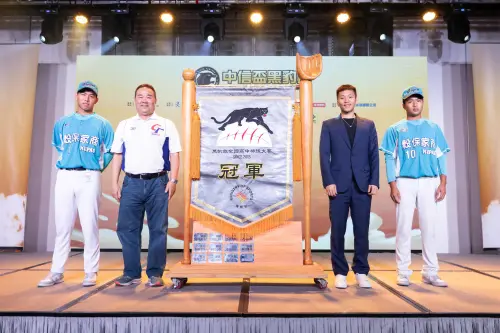 ▲黑豹旗賽事將持續提供全國轉播與線上直播，讓球迷隨時感受比賽激情。運動部誠摯邀請全國民眾於10月26日起踴躍進場，為高中學子加油打氣，共同見證屬於青春的棒球榮耀。（圖／運動部提供）