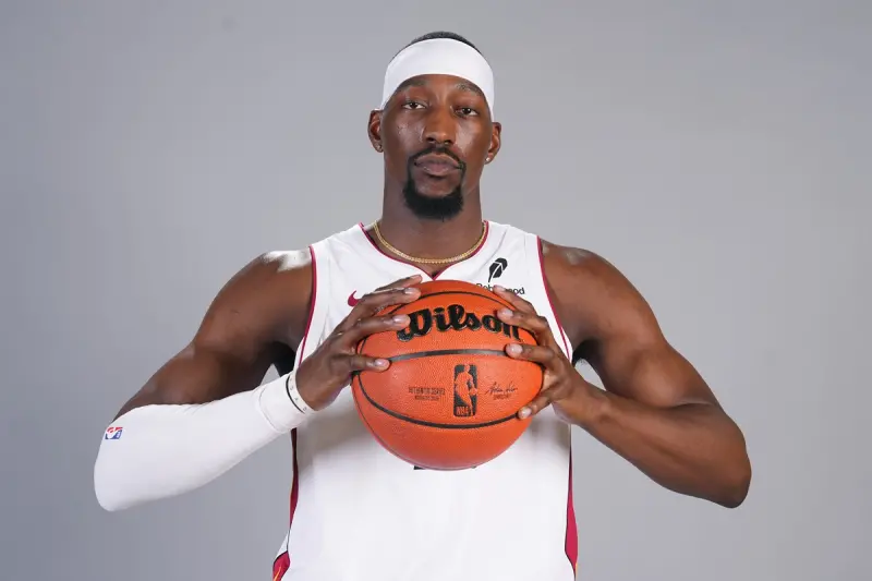 ▲若邁阿密熱火願意交易阿德巴約（Bam Adebayo），那他將是金州勇士的第一順位。（圖／美聯社／達志影像）