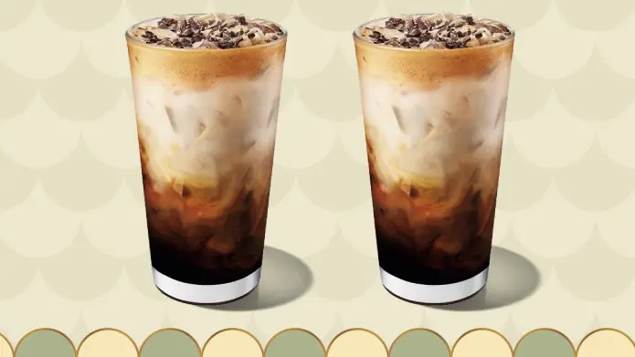 ▲今中秋節「星巴克買一送一」、明開工咖啡第二杯半價，再喝2天集團同慶好友分享日；哈根達斯禮盒下殺7折。85度C中大杯咖啡「第二杯4折」慶中秋，大杯蜜桃美式52.5元起。（圖／翻攝自星巴克官網）