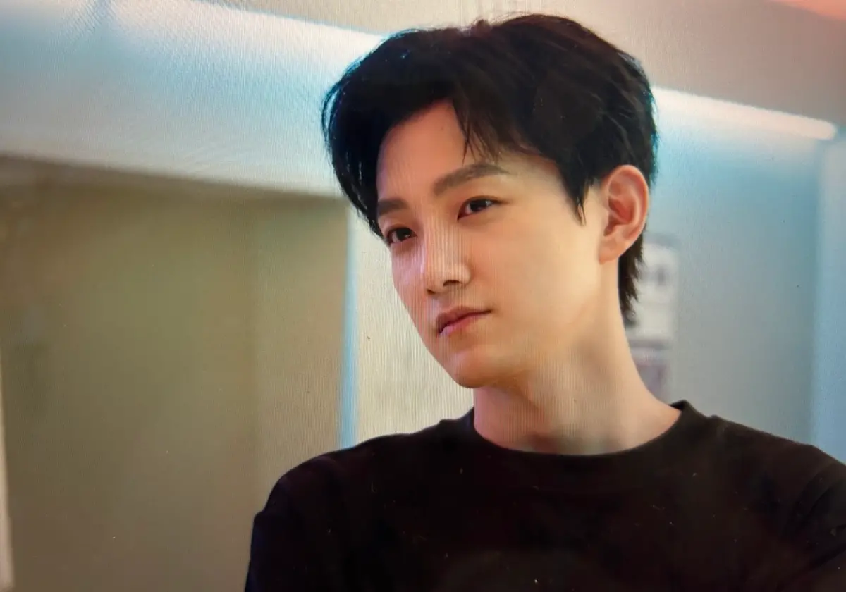 范世錡拔光于朦朧牙齒？直播被粉絲問吃不吃「缺牙齒」疑心虛暴怒