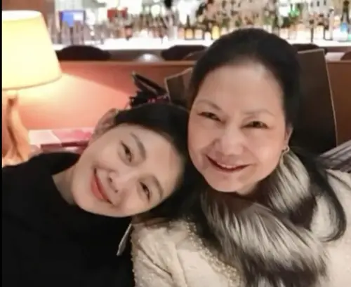 大S 49歲冥誕撞中秋節！3年前偷拍S媽　14字惹鼻酸：只見殘影
