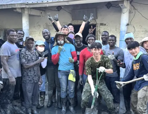 救災無國界！網紅黑龍率「甘比亞團」赴花蓮鏟土　網友感動致謝
