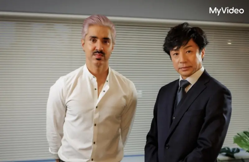 ▲BBC紀實節目《我們的世界：娛樂獵食者的黑幕》記者莫比恩阿扎爾（左）面對面訪問東山紀之（右），揭發傑尼斯事務所跟強尼喜多川的性侵醜聞。（圖／MyVideo）