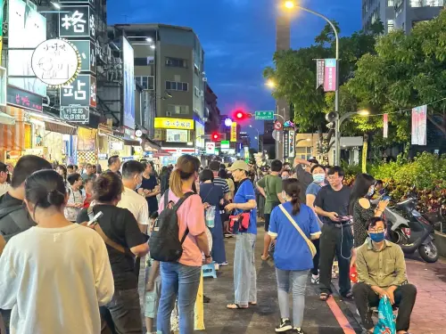 台中最強景點穩住了！逢甲夜市覺醒衝進前3　冠軍7個月吸1520萬人
